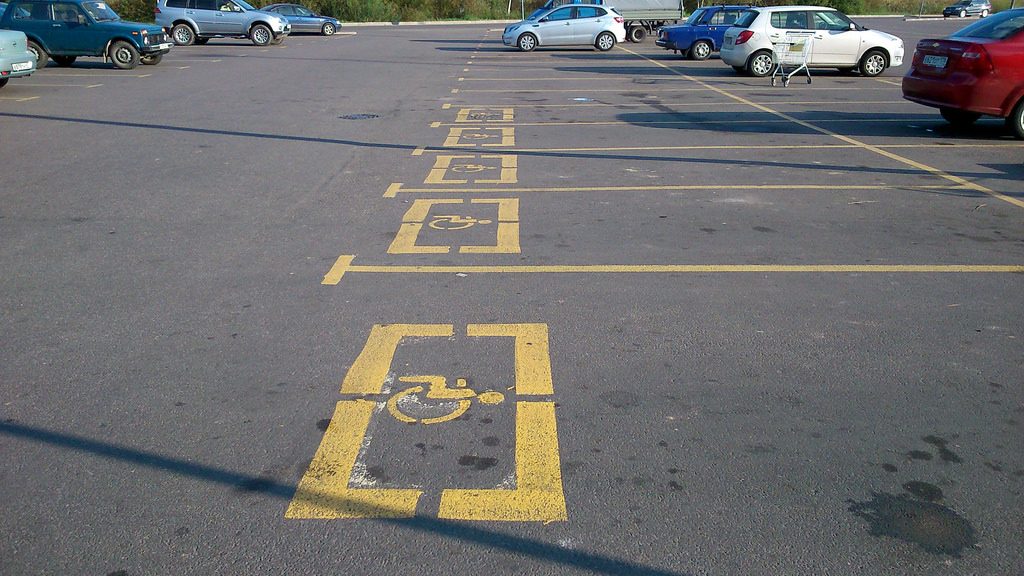 получение знака инвалид на автомобиль в москве